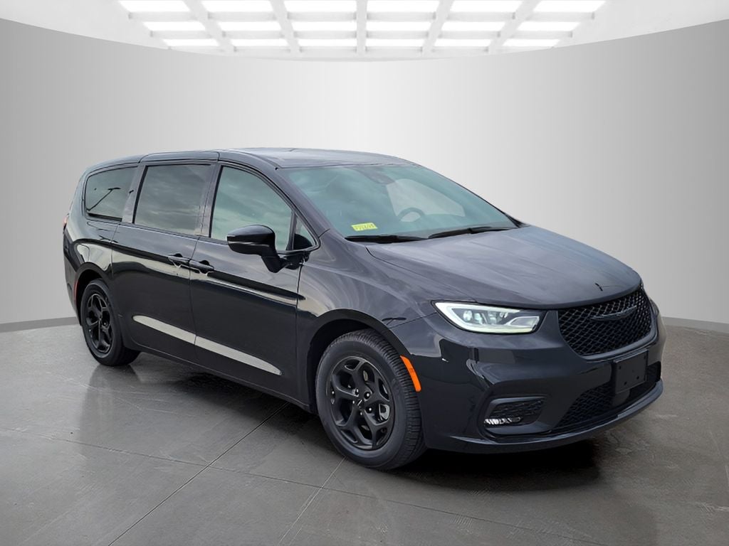 2022 Chrysler Pacifica Hybrid Touring L