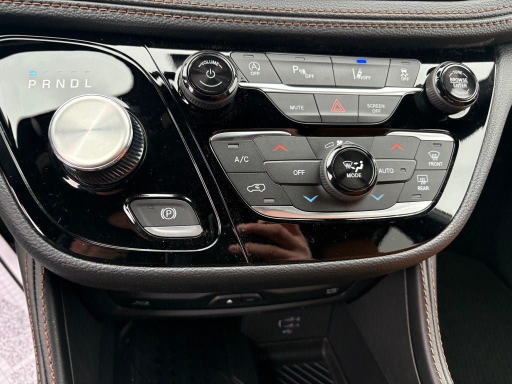 2026 Chrysler Pacifica Pinnacle