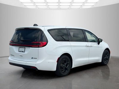2024 Chrysler Pacifica Hybrid Select S Appearance