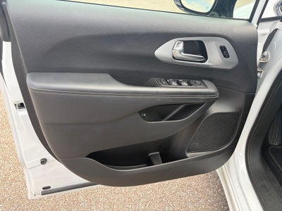 2024 Chrysler Pacifica Hybrid Select S Appearance