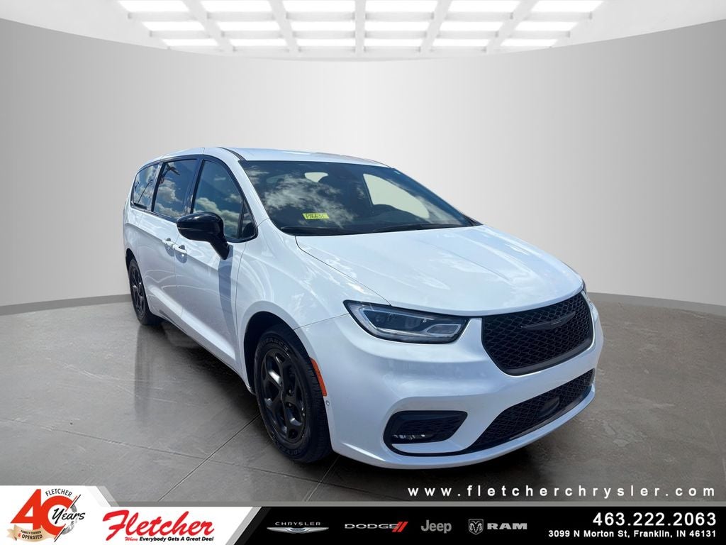 2024 Chrysler Pacifica Hybrid Select S Appearance