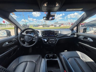 2024 Chrysler Pacifica Hybrid Select S Appearance