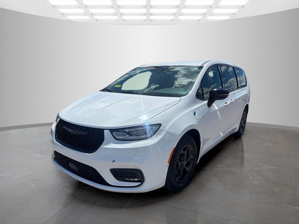 2024 Chrysler Pacifica Hybrid Select S Appearance