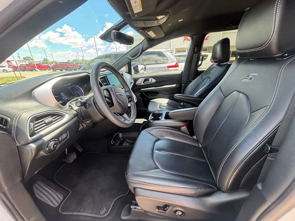 2024 Chrysler Pacifica Hybrid Select S Appearance