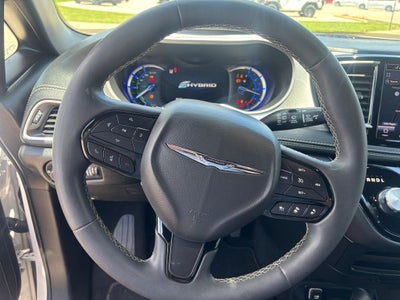 2024 Chrysler Pacifica Hybrid Select S Appearance