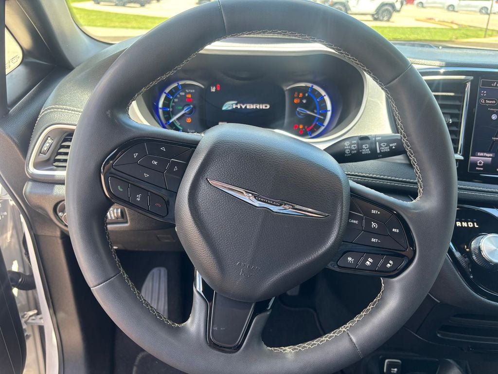 2024 Chrysler Pacifica Hybrid Select S Appearance