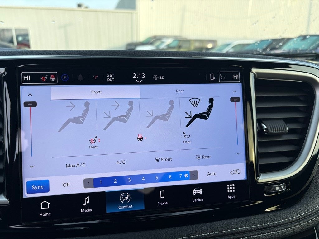 2026 Chrysler Pacifica Select