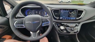 2025 Chrysler Pacifica Pinnacle
