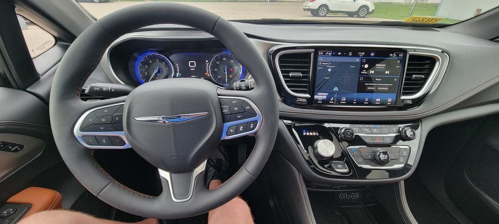 2025 Chrysler Pacifica Pinnacle
