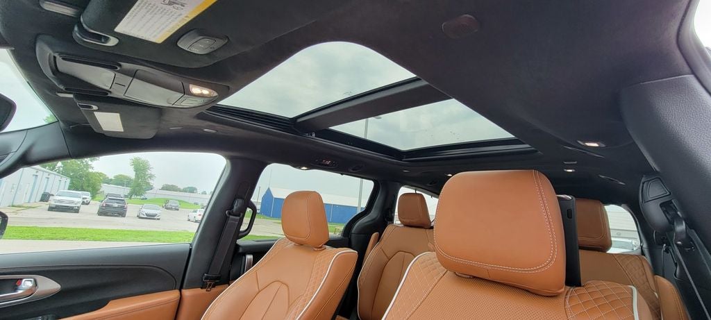 2025 Chrysler Pacifica Pinnacle