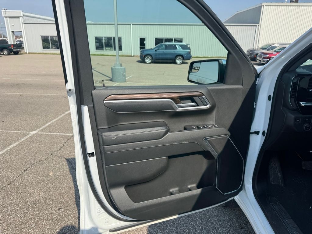 2025 Chevrolet Silverado 1500 LT LT1