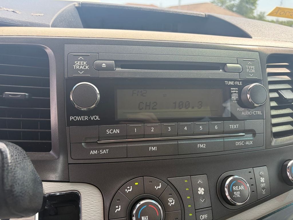 2014 Toyota Sienna L 7 Passenger