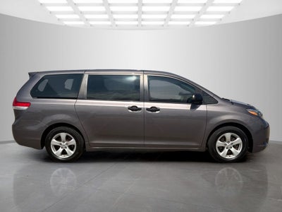 2014 Toyota Sienna L 7 Passenger
