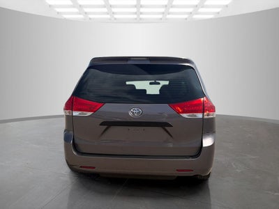 2014 Toyota Sienna L 7 Passenger