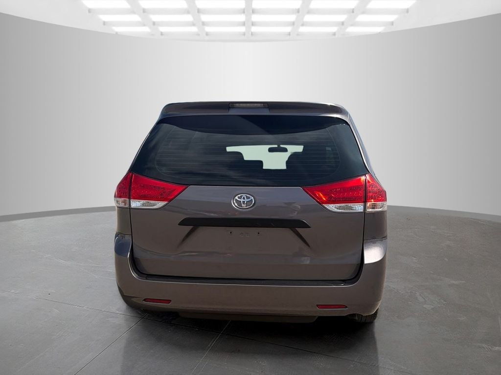 2014 Toyota Sienna L 7 Passenger