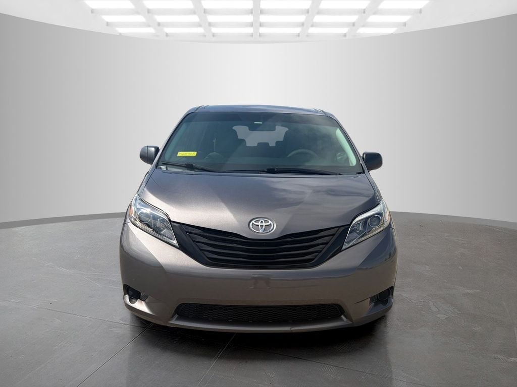 2014 Toyota Sienna L 7 Passenger