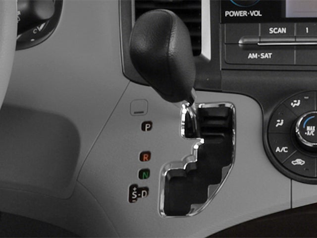 2014 Toyota Sienna L 7 Passenger