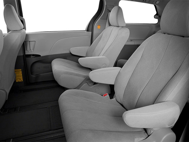 2014 Toyota Sienna L 7 Passenger