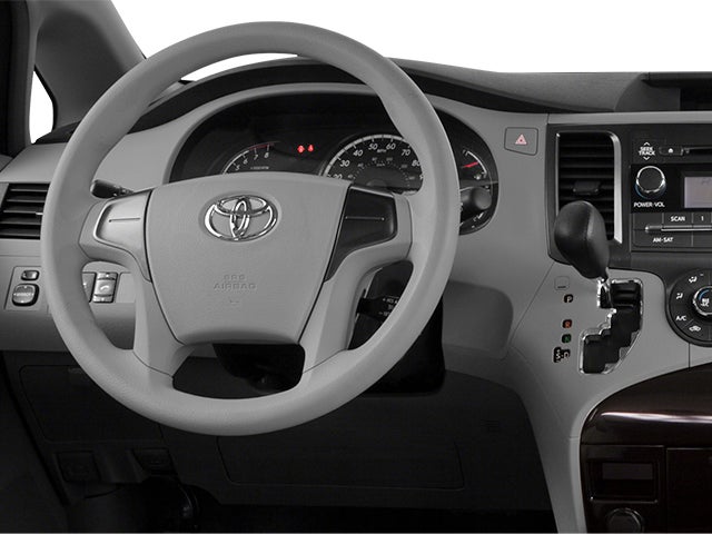 2014 Toyota Sienna L 7 Passenger