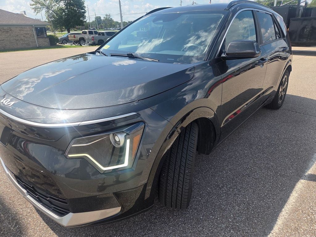 Used 2024 Kia Niro Wind with VIN KNDCR3L13R5077924 for sale in Franklin, IN
